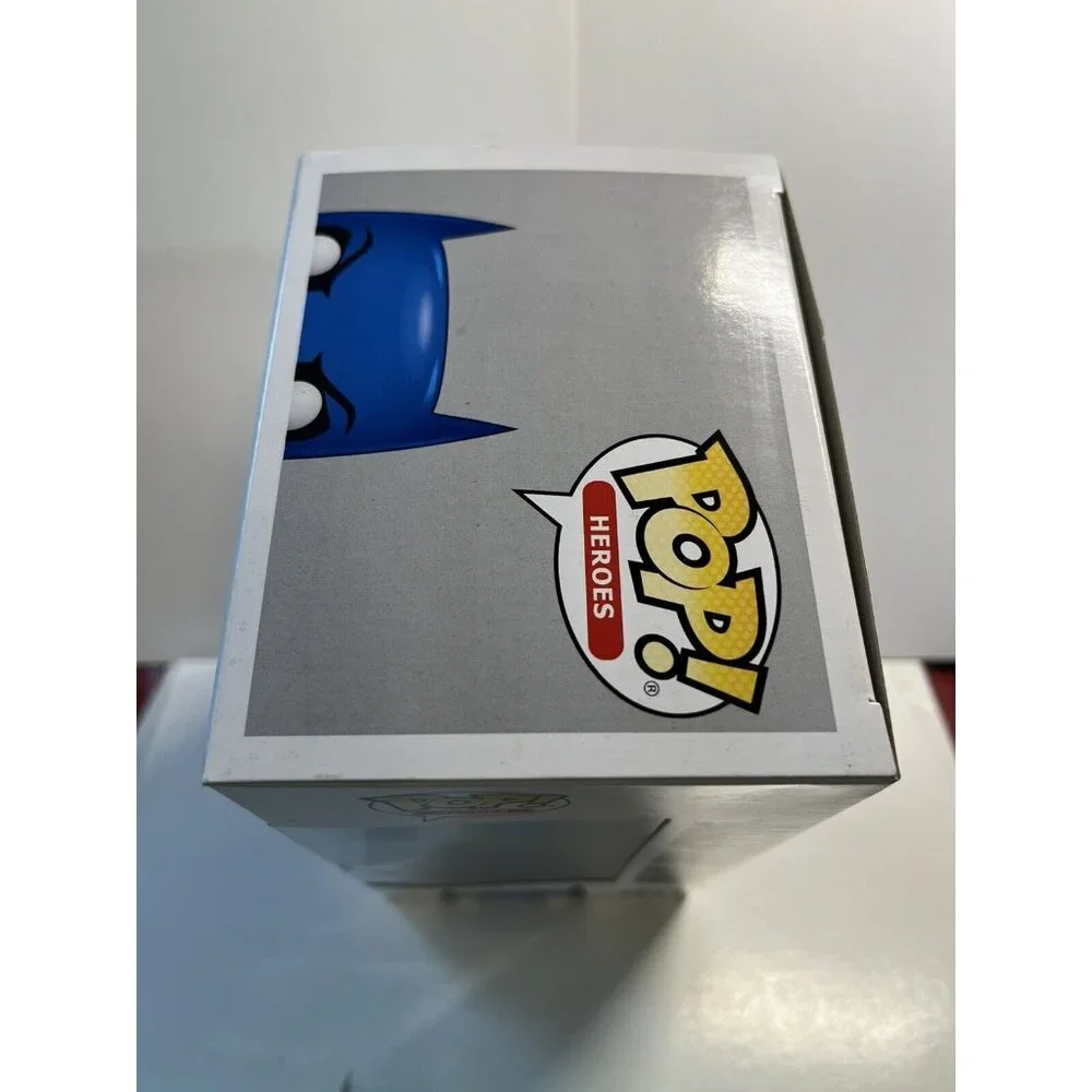 New! 2016 Funko Pop Vinyl Figure Darkest Night Batman #143 Vaulted NY Comic Con - Picture 5 of 5